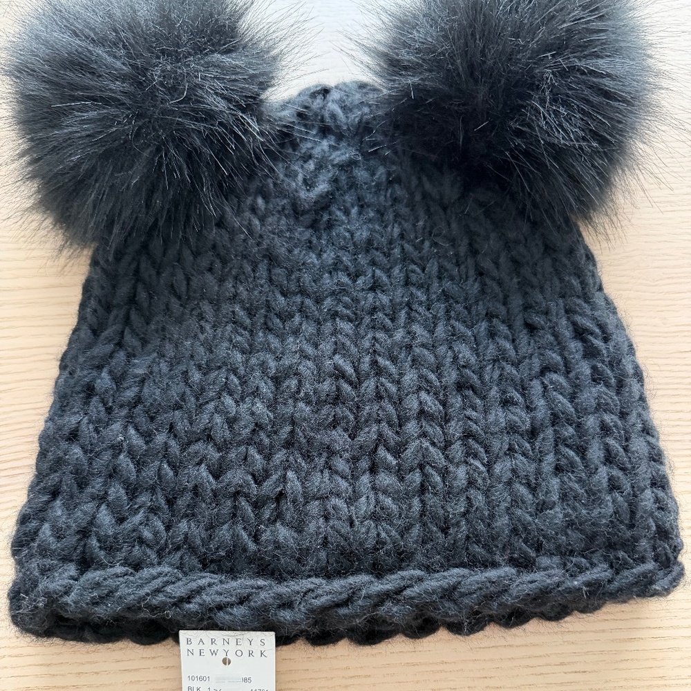 Barneys New York Black Chunky Knit Pom Pom Beanie